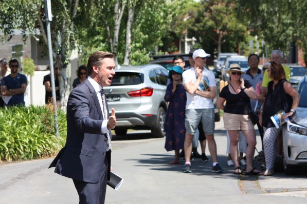 8 Campbell Grove Hawthorn East. Sold under the hammer $3,525,500 3 Bidders 