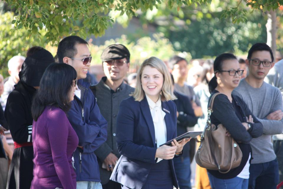 It's not all doom and gloom - some strong"ïsh" results on very low auction numbers - this surprised a tad! 2 Ashburton Road Glen Iris. Zali Reynolds, under the hammer $2,510,000 3 bidders