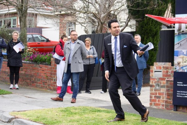 Stephen Smith keeps up with 4 Bidders at 9 Berkeley Grove Brighton East. Bought $2,515,000